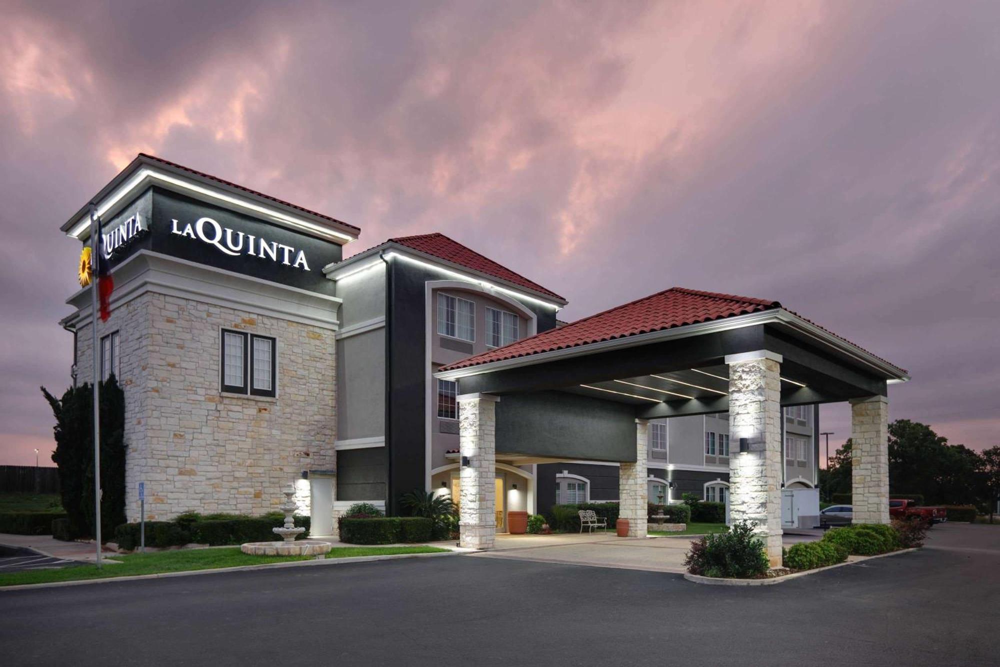 La Quinta By Wyndham Fredericksburg Hotel Eksteriør billede