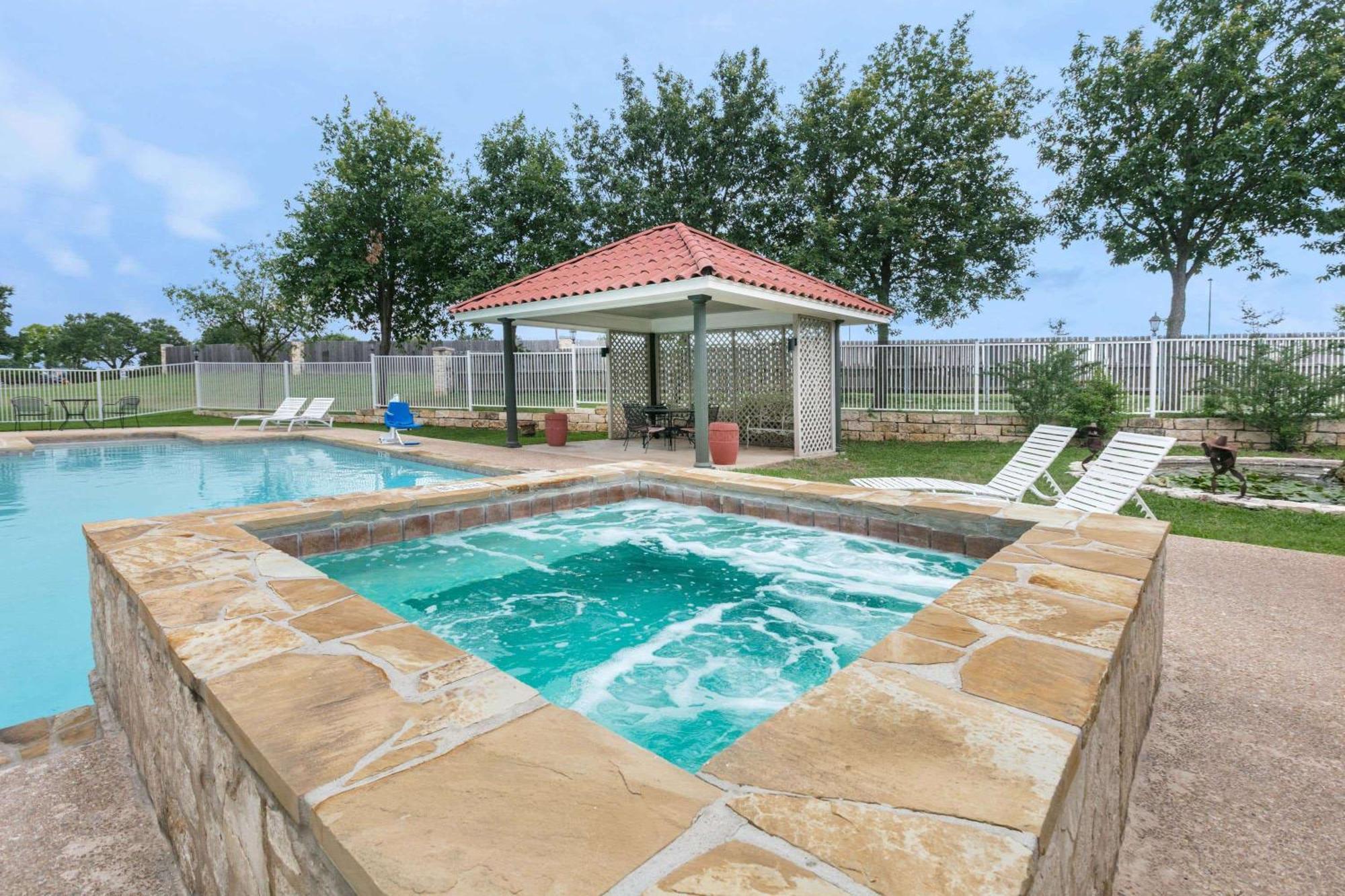 La Quinta By Wyndham Fredericksburg Hotel Eksteriør billede