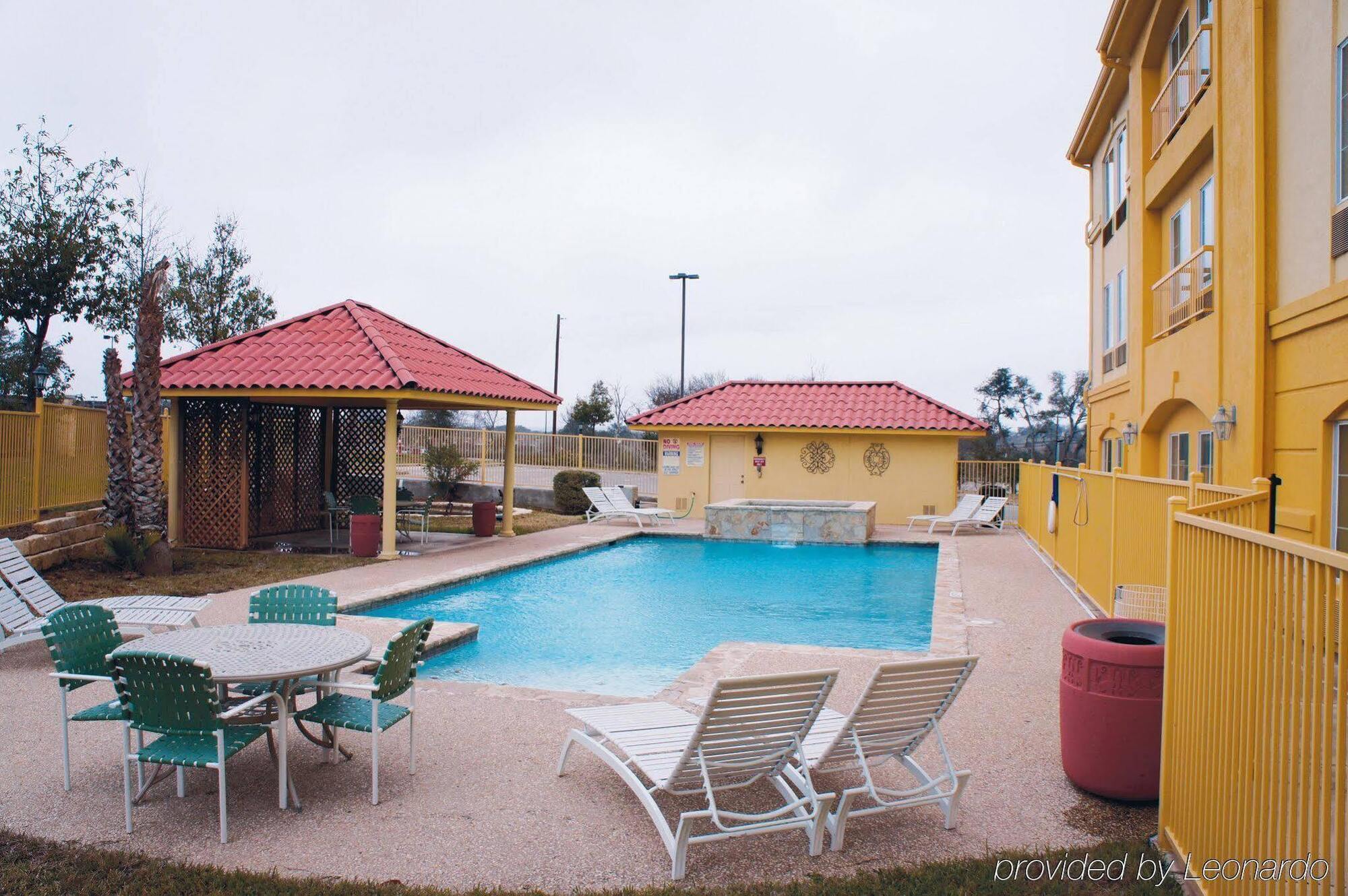 La Quinta By Wyndham Fredericksburg Hotel Eksteriør billede